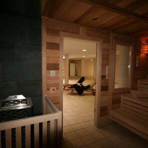 bild sauna altholz rustikal ofen kw bank anlage bau wellness donaubadn neu ulm fire ice sauna group