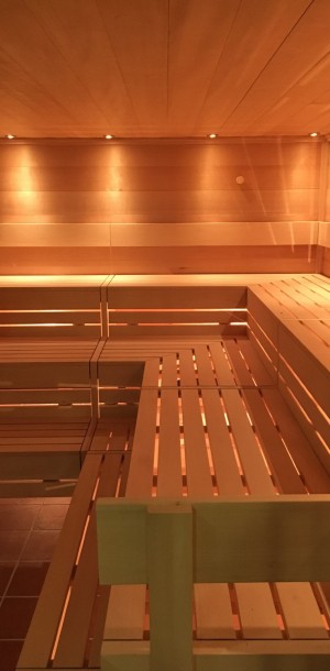 bild3 sauna lighting bench slats bench construction facility wellness indoor pool heslach stuttgart fire ice sauna group