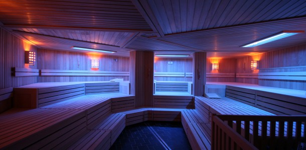 foto sauna ofen beleuchtung blau anlagenbau anlagenplanung wellness spa sauna projekt limes therme bad goegging fire u ice wellness spa group gmbh