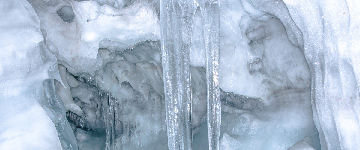 Огонь-лед-сауна группа Боденкирхен ледяной грот и ледяное иглу охлаждающий слайдер сверху